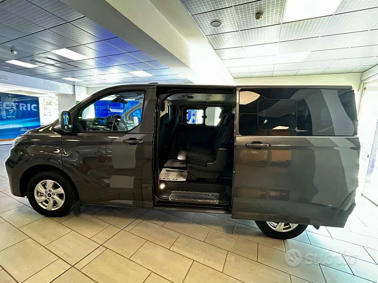 Ford Tourneo Custom 2023 photo 4
