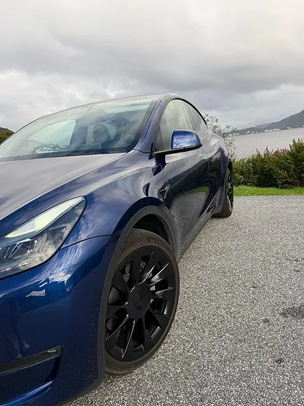 Tesla Model Y 2024 photo 4