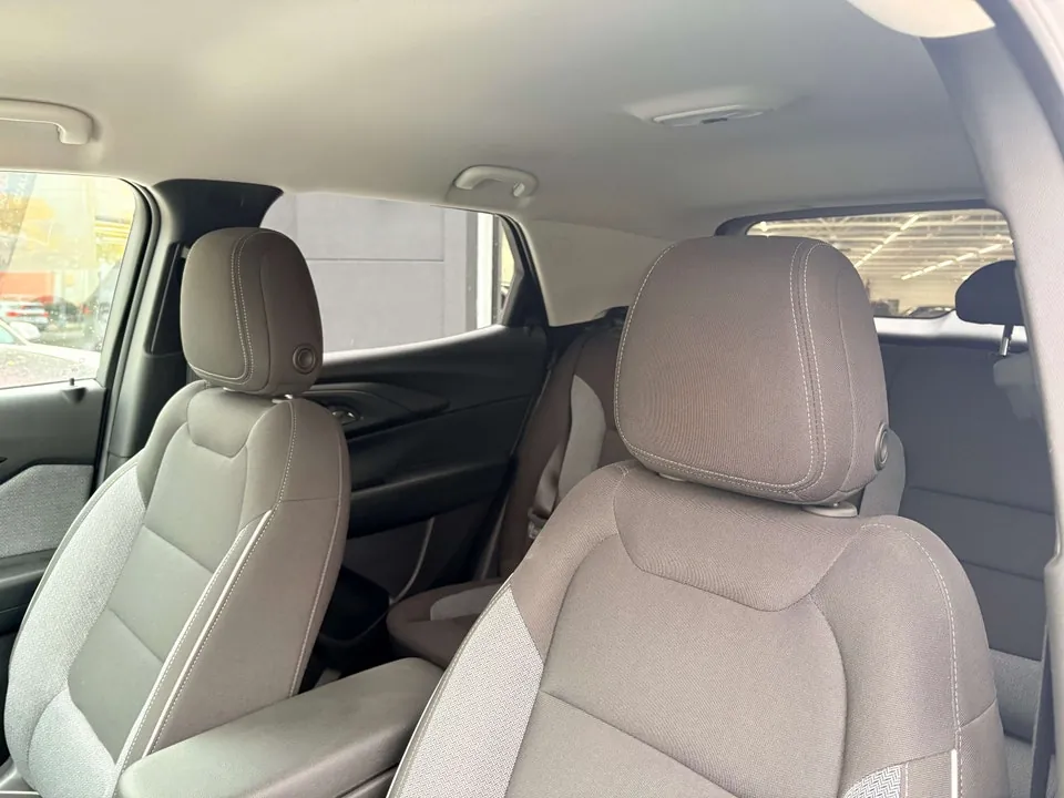 Chevrolet Trailblazer 2024 photo 2
