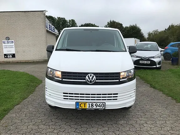 Volkswagen Transporter 2018 photo 2