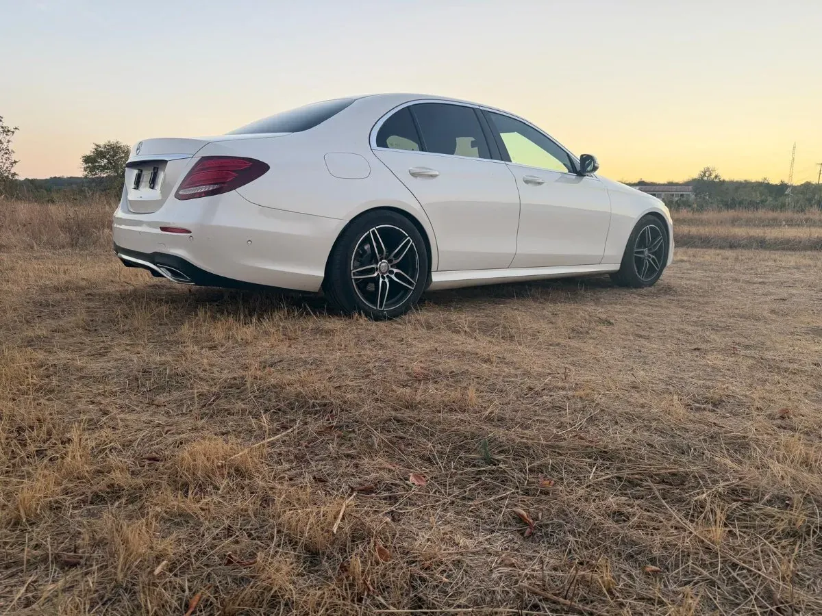 Mercedes-Benz E-Class 2017 photo 3