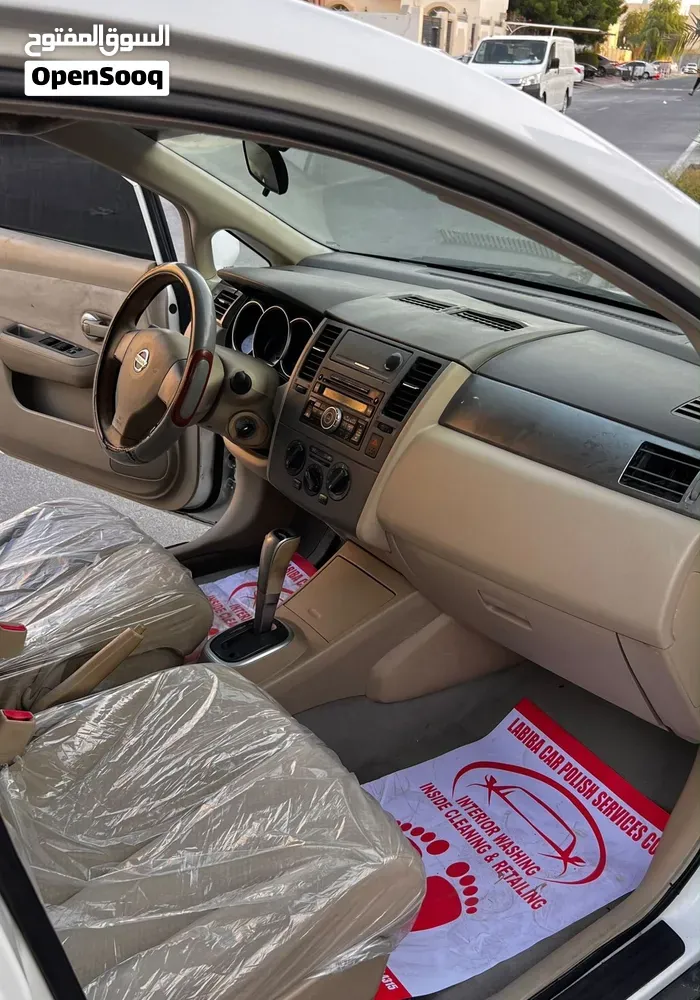 Nissan Tiida 2011 photo 4
