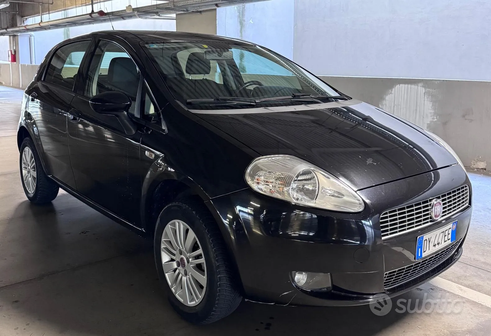 Fiat Grande Punto 2009 photo 2