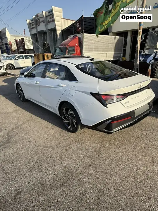 Hyundai Elantra 2025 photo 4