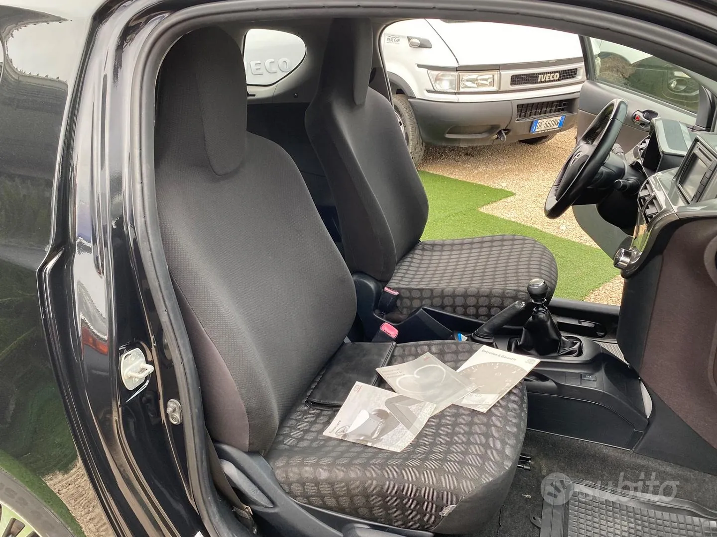 Toyota Iq 2011 photo 4