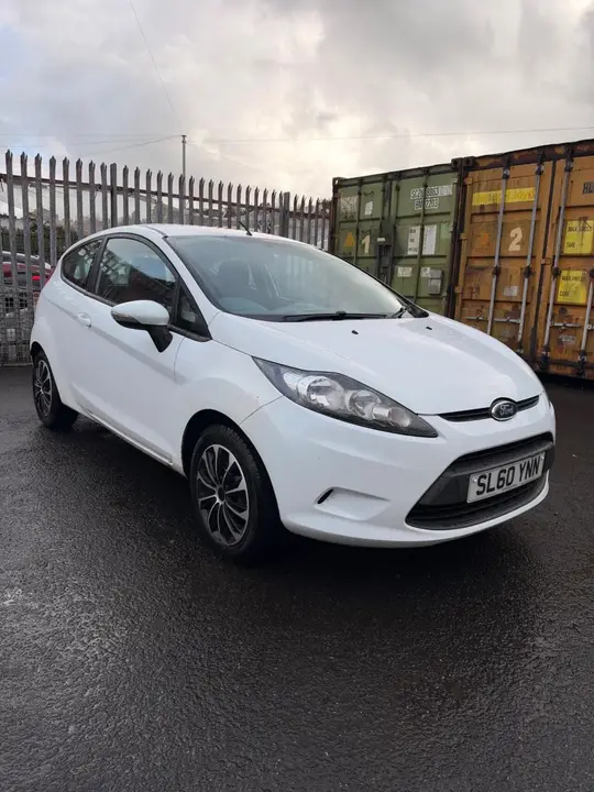 Ford Fiesta 2010 photo 2