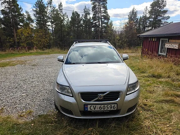 Volvo V50 2010 photo 2