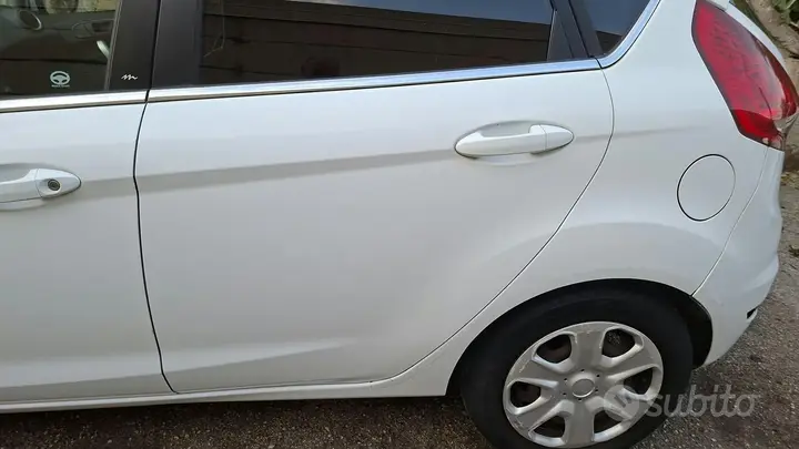 Ford Fiesta 2010 photo 5
