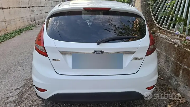 Ford Fiesta 2010 photo 3