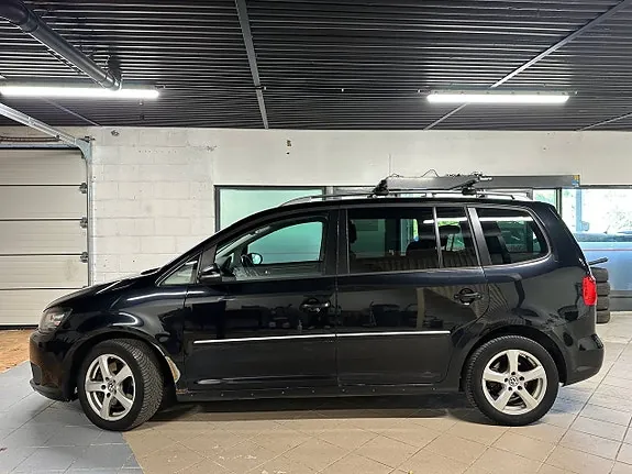 Volkswagen Touran 2014 photo 2