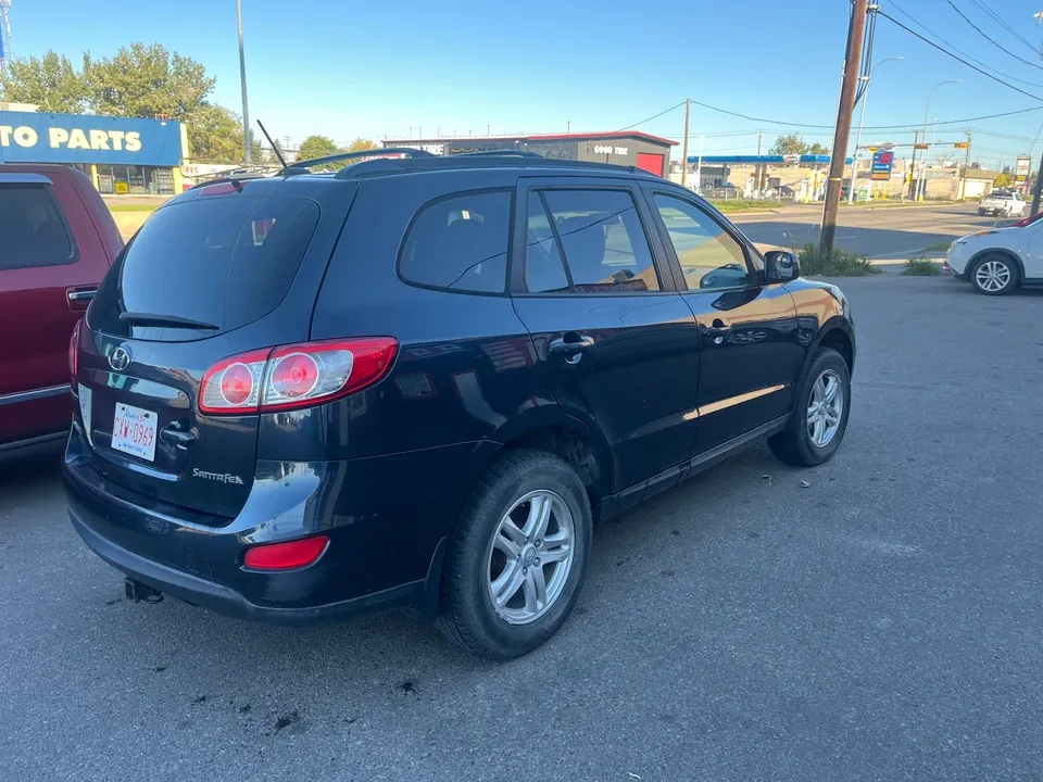 Hyundai Santa Fe 2010 photo 2