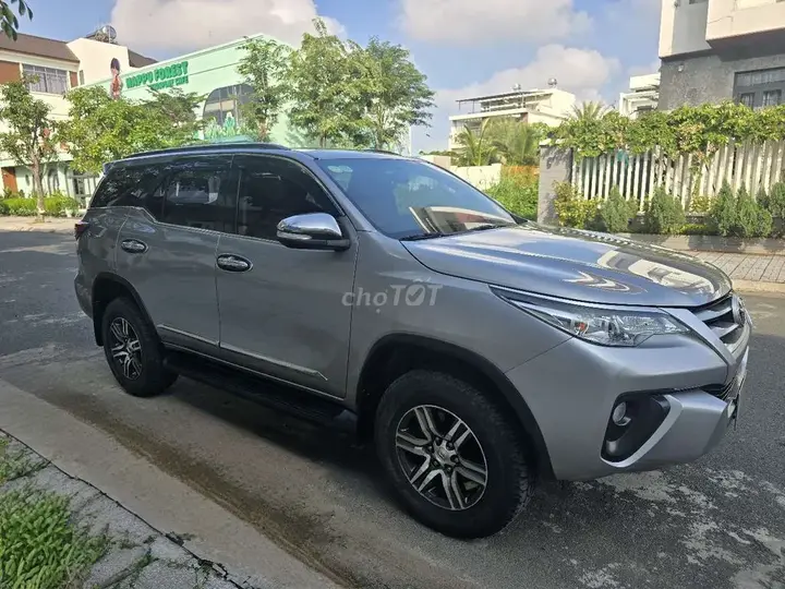 Toyota Fortuner 2017 photo 2