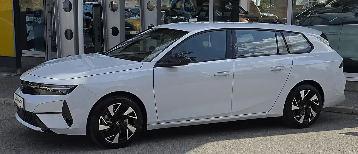 Opel Astra photo 2