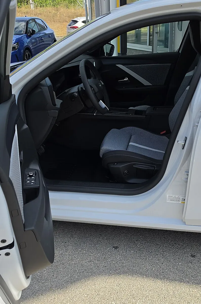 Opel Astra photo 3