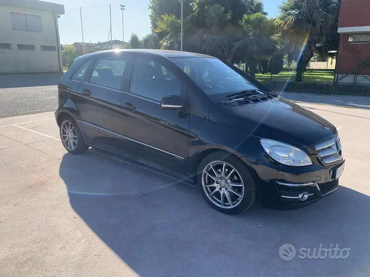 Mercedes-Benz B-Class 2010 photo 4