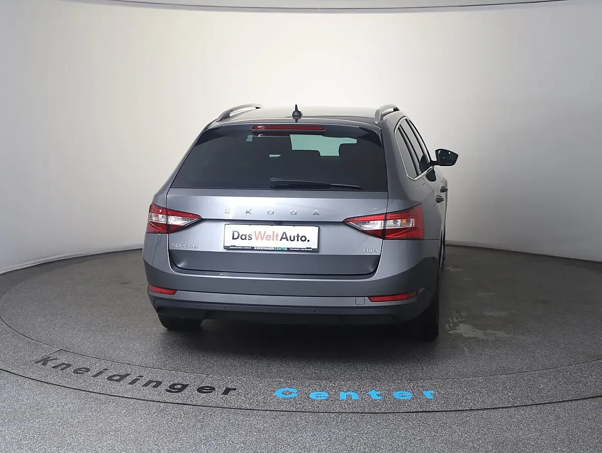 Skoda Superb 2022 photo 3