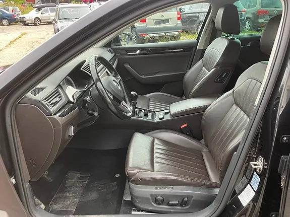 Skoda Superb 2016 photo 5