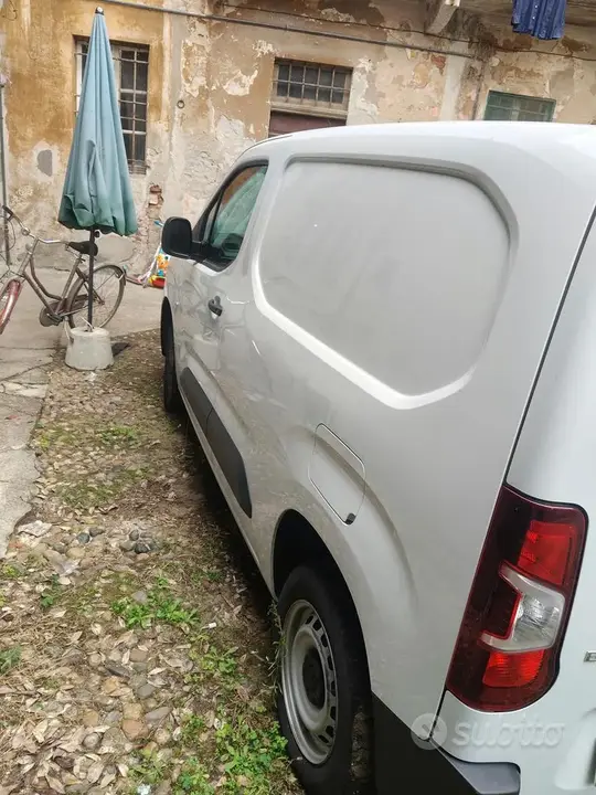 Citroen Berlingo 2024 photo 4