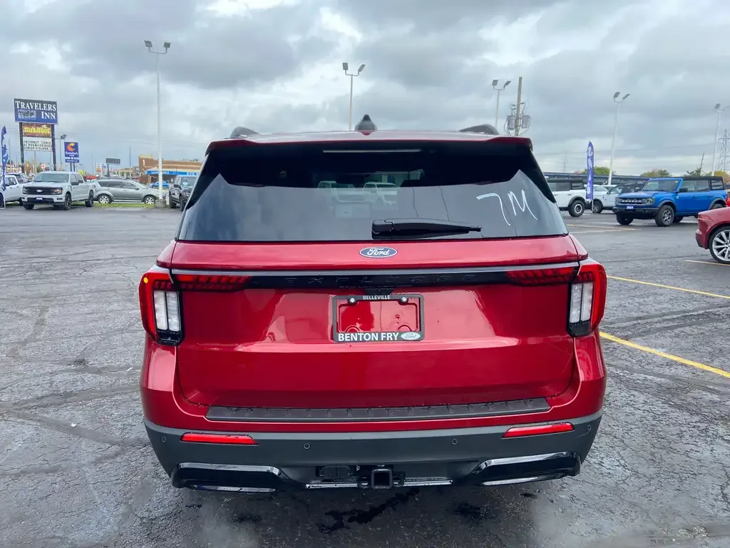 Ford Explorer 2027 photo 4