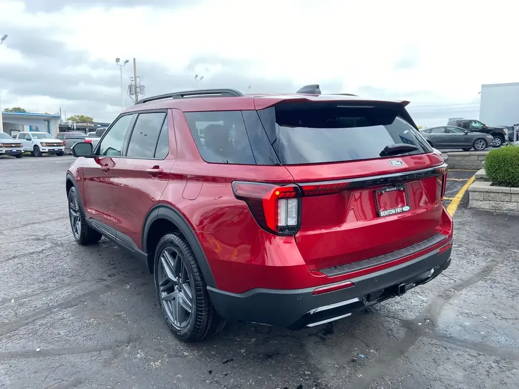 Ford Explorer 2027 photo 3