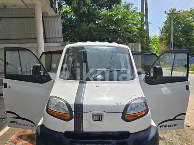 Bajaj Qute