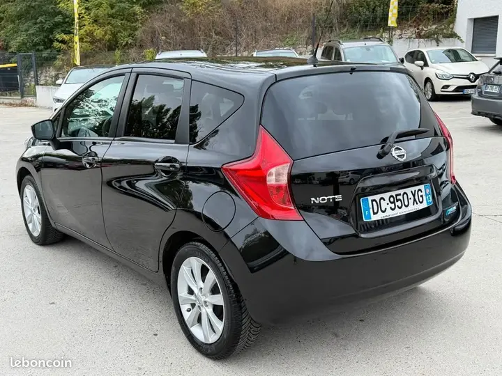 Nissan Note 2014 photo 2