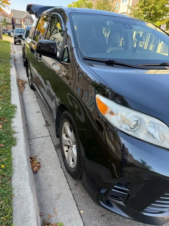Toyota Sienna 2019 photo 3