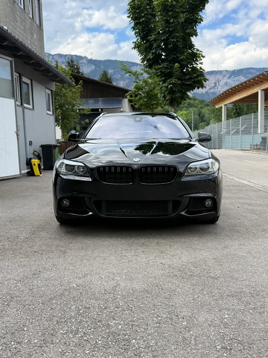 BMW 5 Series 2012 photo 2