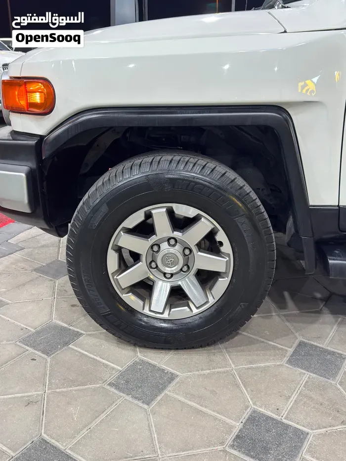 Toyota Fj Gxr 2014 photo 3