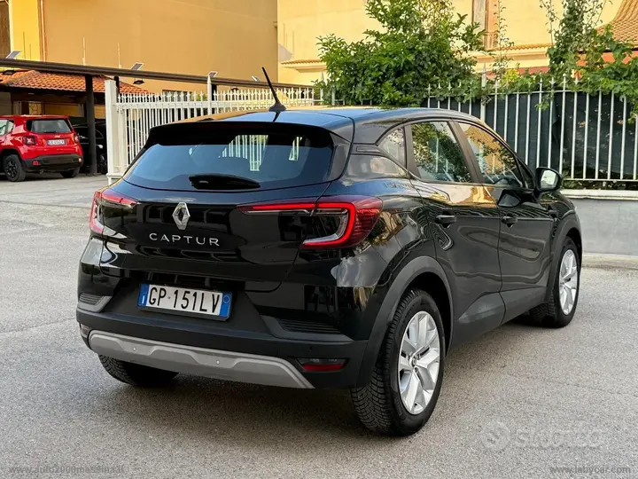 Renault Captur 2023 photo 4