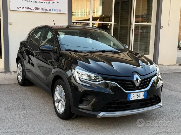 Renault Captur 2023 photo 2