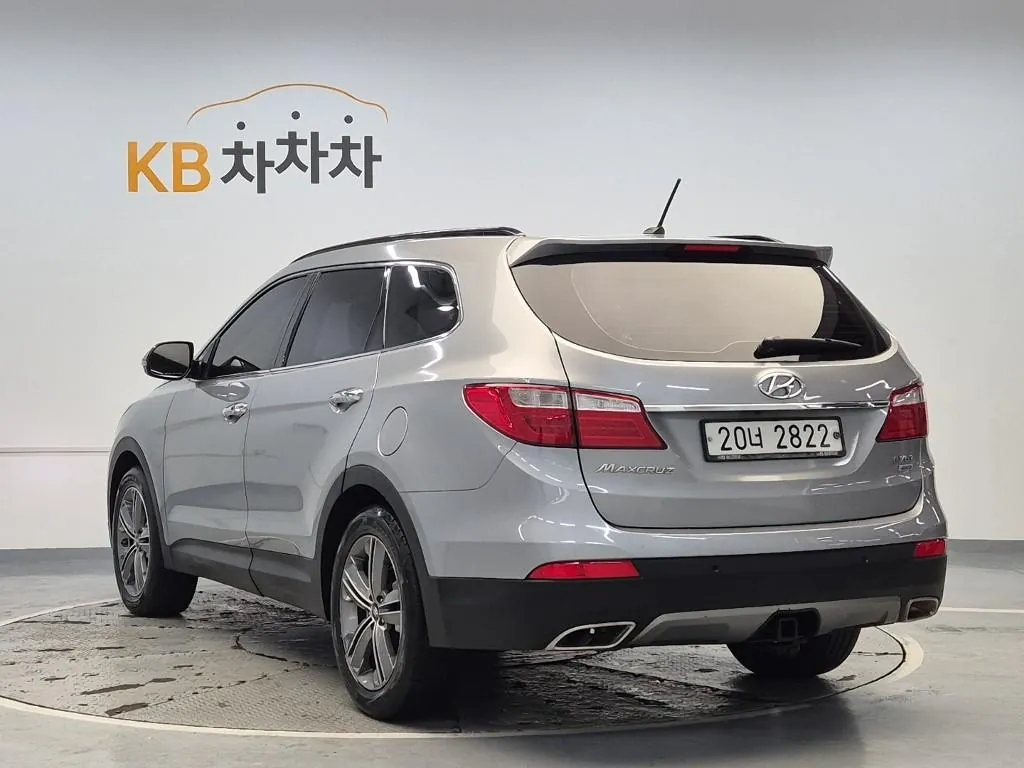 Hyundai Starex 2014 photo 2