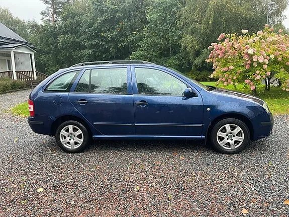 Skoda Fabia 2007 photo 4