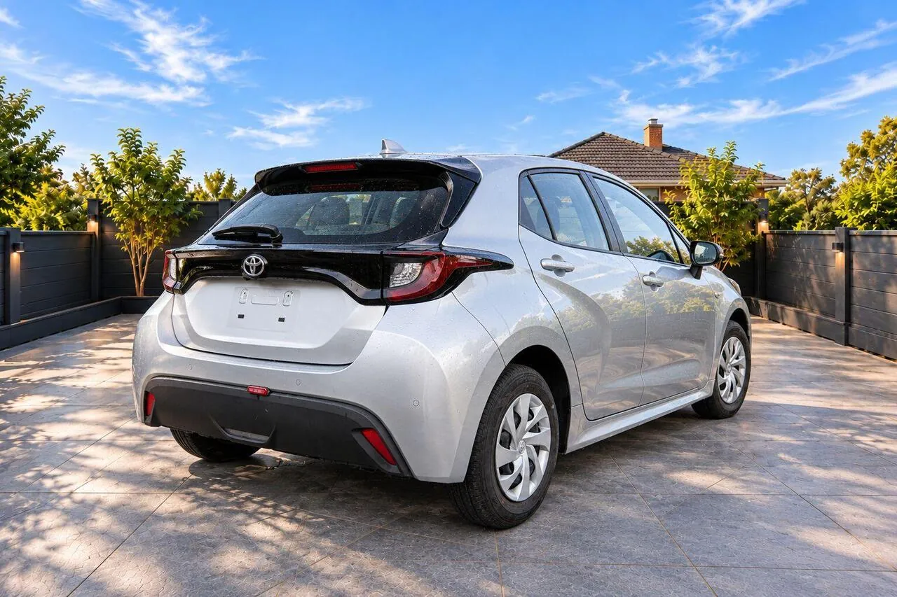 Toyota Yaris X photo 4