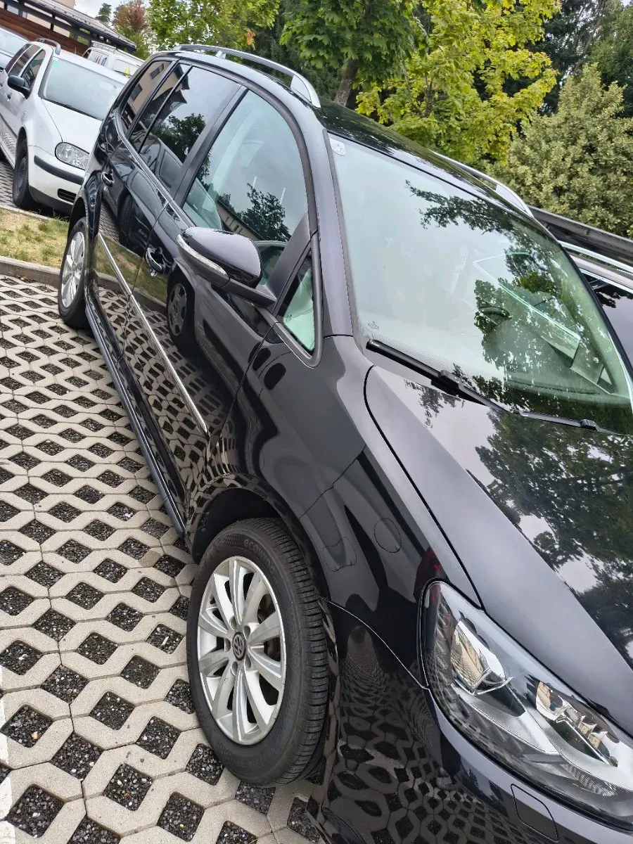 Volkswagen Touran 2010 photo 3