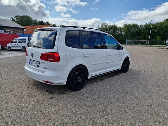 Volkswagen Touran 2013 photo 3