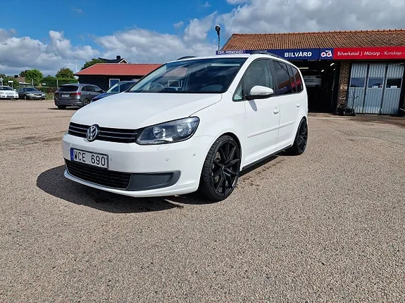 Volkswagen Touran 2013 photo 2