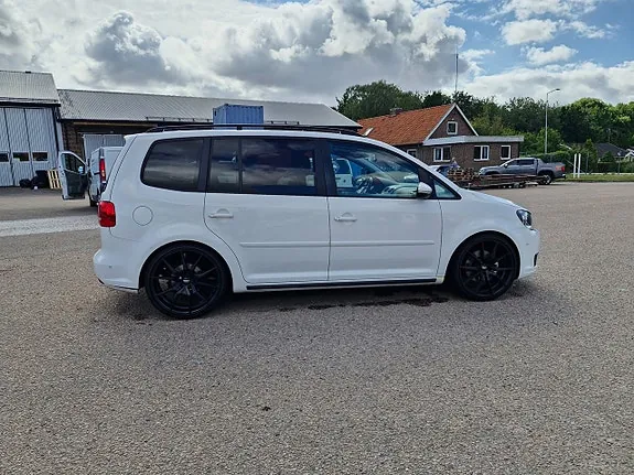 Volkswagen Touran 2013 photo 4