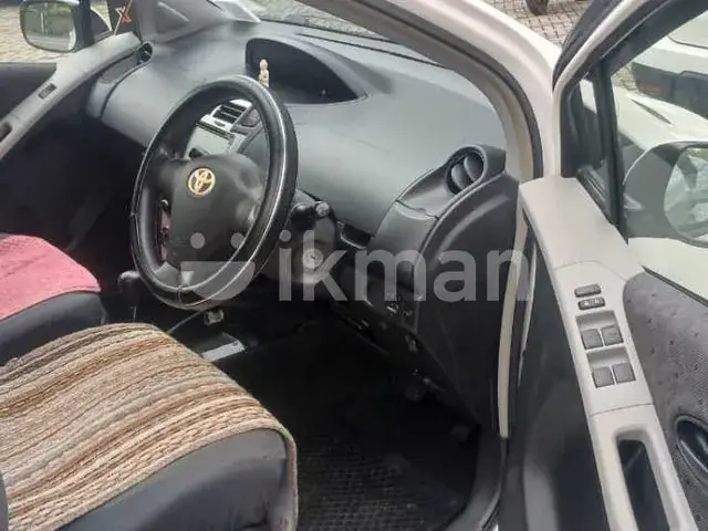 Toyota Vitz 2008 photo 2