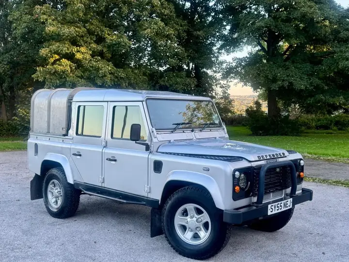 Land Rover Defender 110