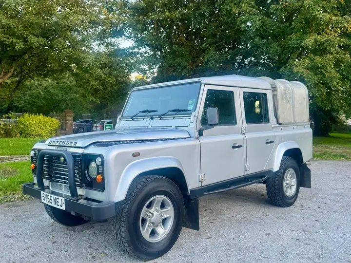 Land Rover Defender 110 2005 photo 3
