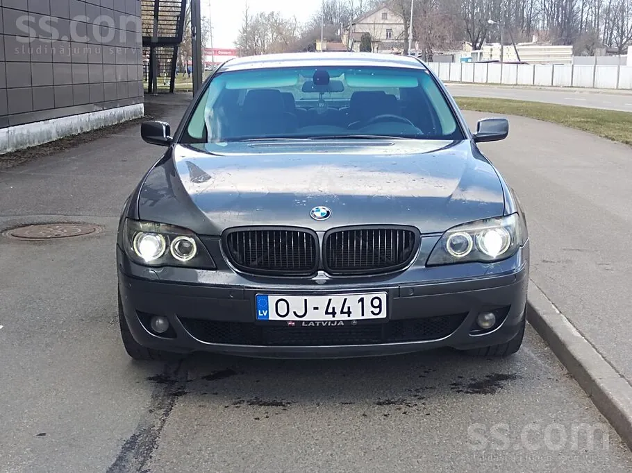 BMW 730D 2005 photo 2