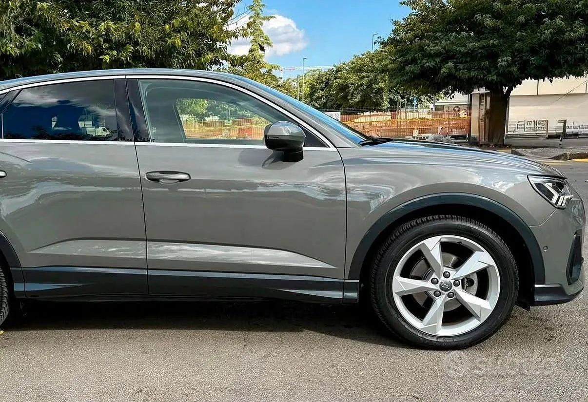 Audi Q3 2021 photo 3
