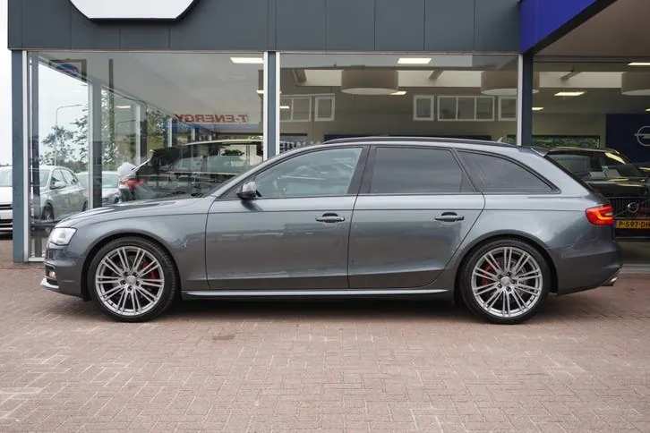 Audi A4 2016 photo 2