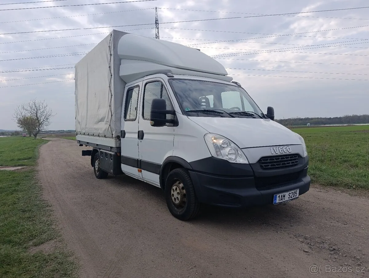 Iveco Daily 2013 photo 2