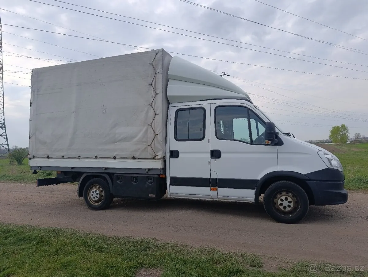 Iveco Daily 2013 photo 3