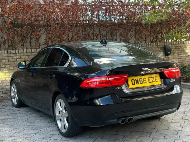Jaguar Xe