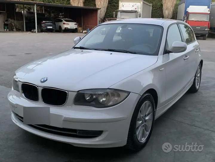 BMW 1 Series 2010 photo 2
