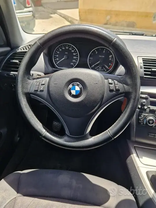BMW 1 Series 2010 photo 5