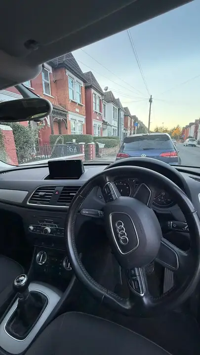 Audi Q3 2015 photo 5